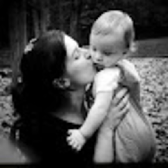 Meet your Posher, Amanda - Picture 1 of 1